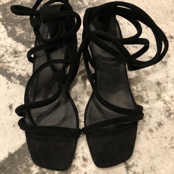 TOPSHOP BLACK SUEDE STRAPPY SANDAL - Picture 2 of 3